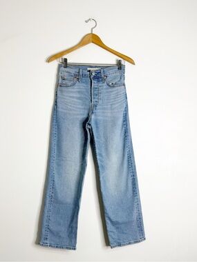 Levi’s Ribcage Straight Ankle Jeans Size 25 Light Wash High Rise